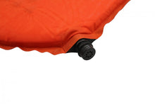 Load image into Gallery viewer, Vango &quot;Trek Pro 3 Standard&quot; 3cm Childrens&#39; SIM in Tango Red (DofE Recommended) valve detail
