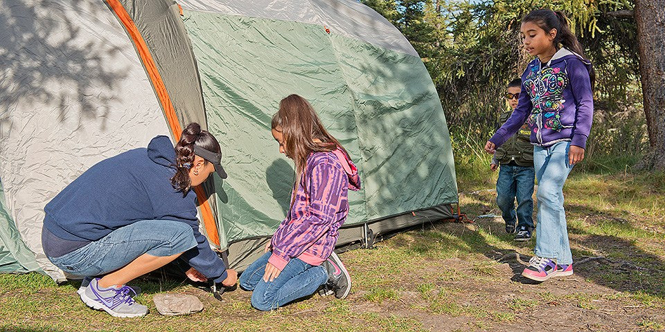 GUEST POST: 5 Easy Ways to Get Your Kids Involved in Camping Set Up