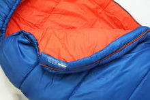 Load image into Gallery viewer, Close up of opening on Vango Nitestar Junior QUAD Children&#39;s Sleeping Bag in Classic Blue
